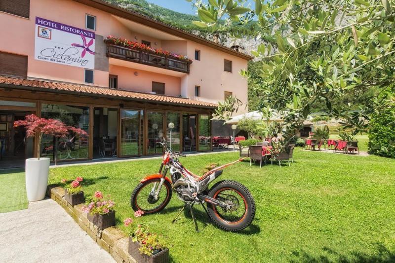 Hotel Ciclamino Pietramurata Εξωτερικό φωτογραφία